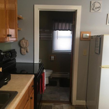 Home Away From Home, Recently Renovated North Troy エクステリア 写真
